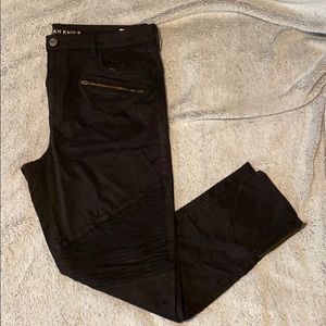 Black American Eagle Jegging